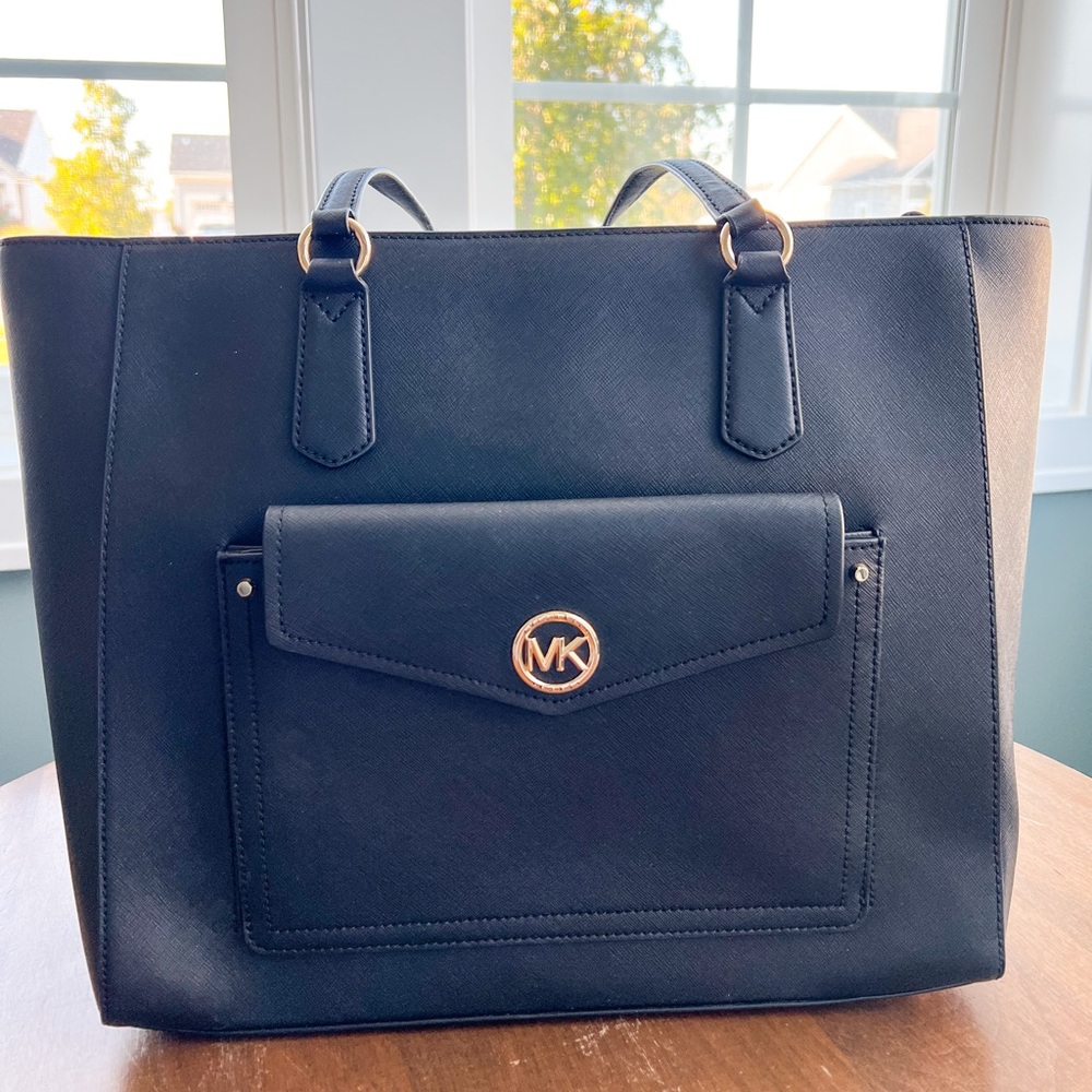 Michael Kors Joey Tote Size Large in Black Leather